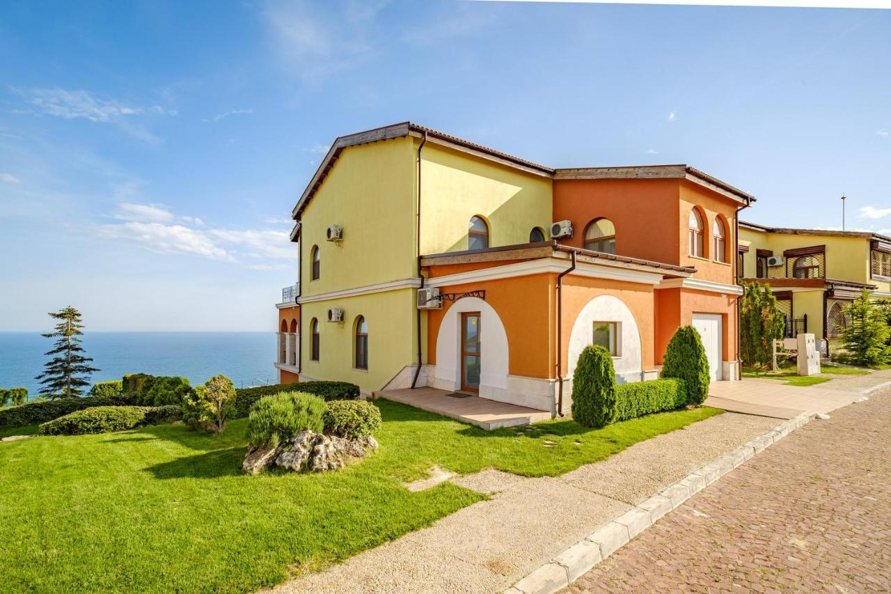 Lighthouse Luxe Estate & * Balcic